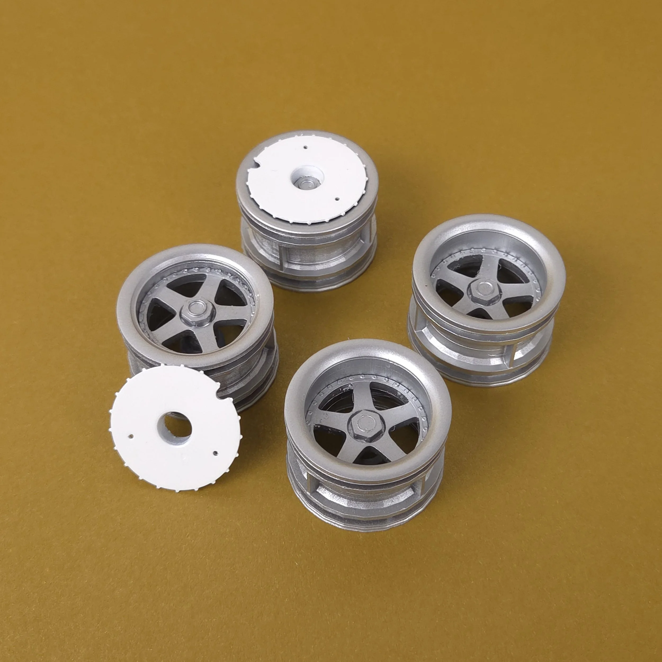 ◆◇【詳細不明】　カスタムキュー　新品　ラジアルピン◇◆ rims+silver.jpg